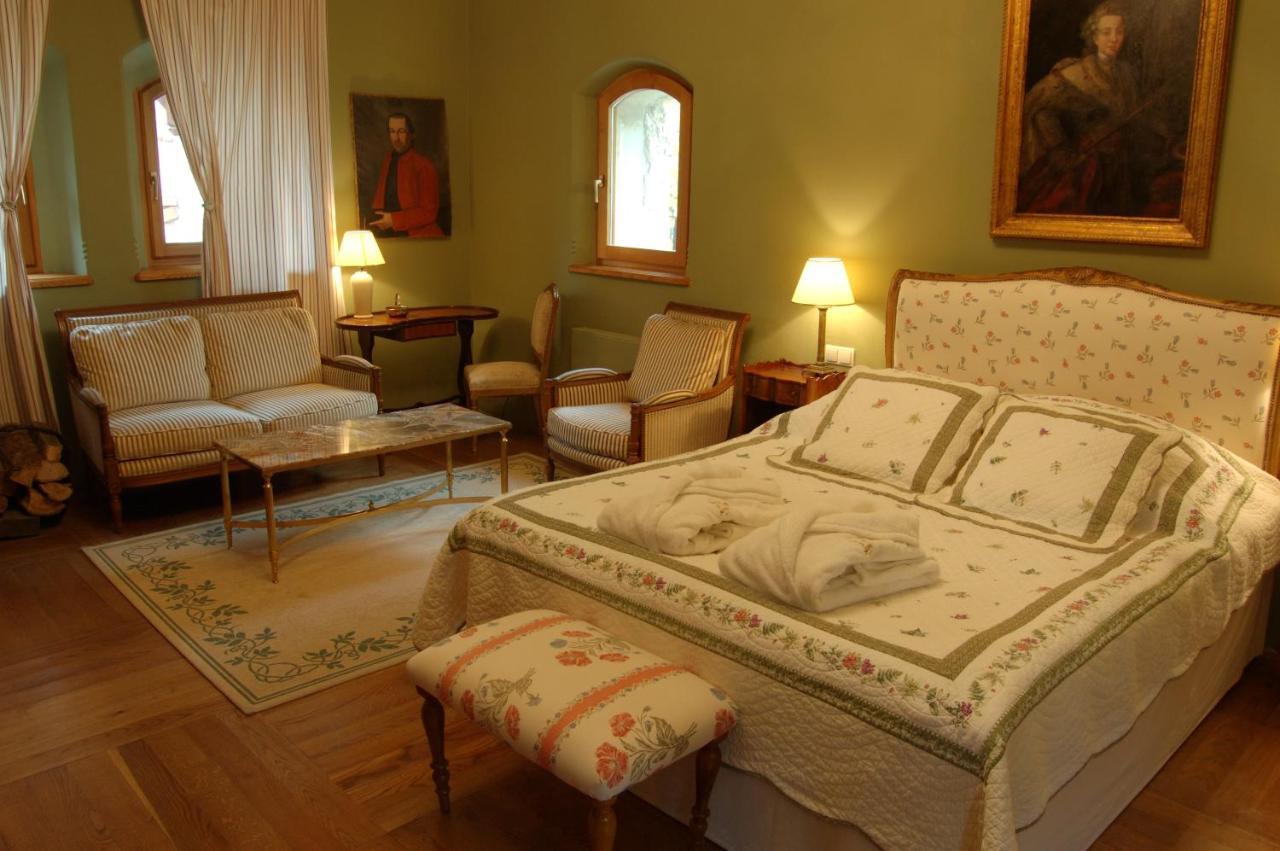 Zamek Korzkiew Villa Exterior photo