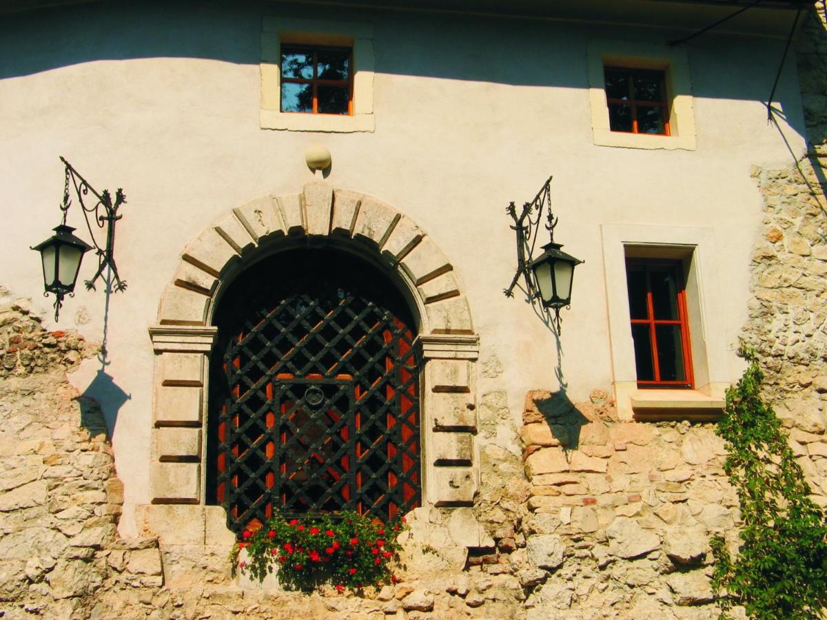Zamek Korzkiew Villa Exterior photo